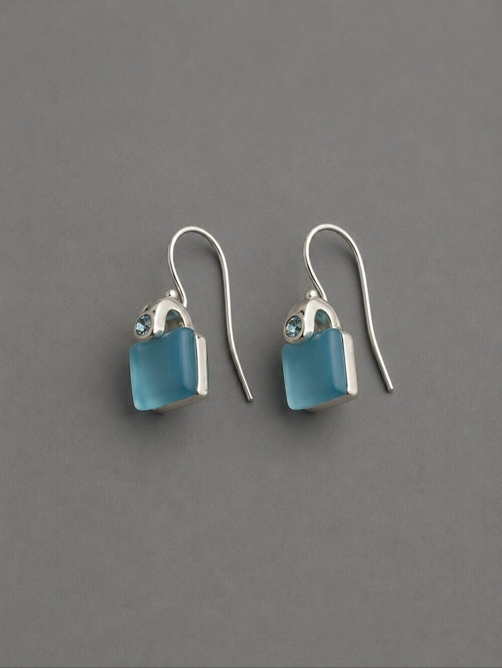 3/$30 VTG Dainty Icy Blue Square Hook Earrings